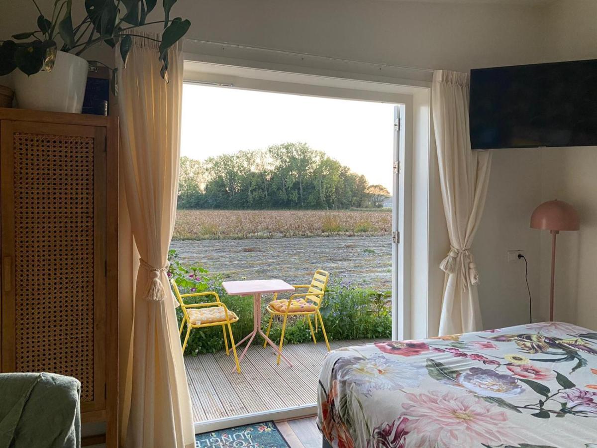 B&B Bij Kaatt Wolphaartsdijk エクステリア 写真